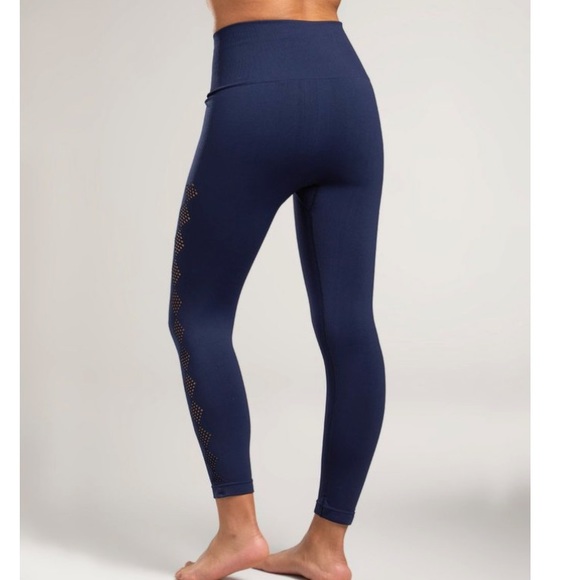 NWT TEMA Athletics Navy Scallop Tummy-Control High-Waist Leggings Woman’s XS/S - Picture 4 of 6